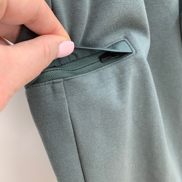 Athleta Triumph Hybrid Wide Crop Pant in Bali Green Sz S - Picture 9 of 16